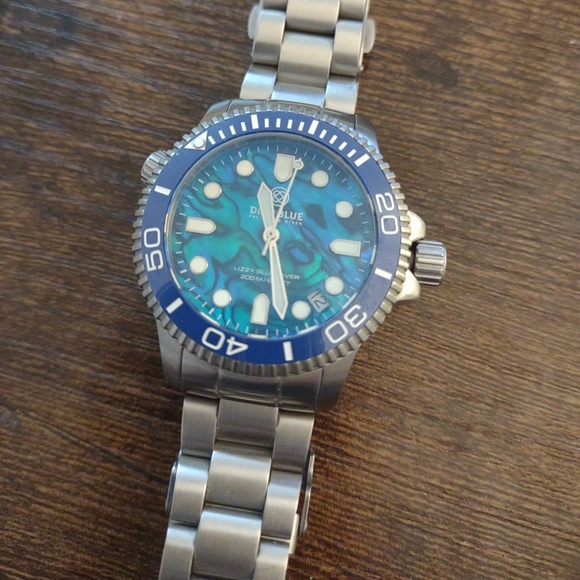 Ladies Deep Blue Diving watch - Picture 2 of 3